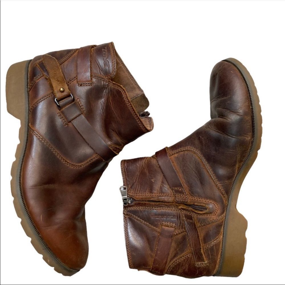 Teva camel brown leather boots waterproof ankle booties Women’s  7